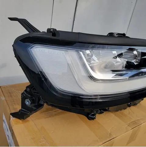 Фара права 8114560Q50 Toyota