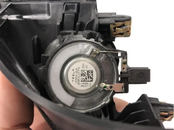 Динамік передньої двері 107974100A Tesla Motors