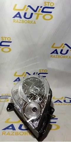 Фара права 260106220R Renault (RVI)