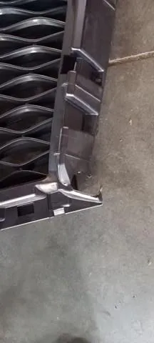 Решітка радіатора 623105NA2A Nissan/Infiniti