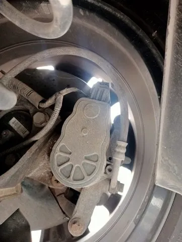 Супорт задній правий AD777015 Peugeot/Citroen