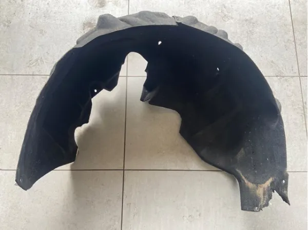 Підкрилок заднього крила, правий 32352545 Volvo