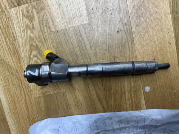 Паливні форсунки 0445110182 Bosch
