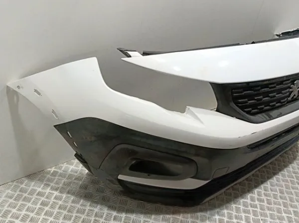 Молдинг решітки радіатора, верхній 1632654680 Peugeot/Citroen