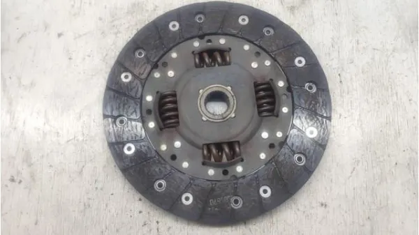 Диск зчеплення 8200439640 Renault (RVI)