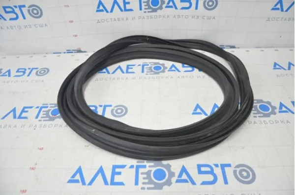 Ущільнювач задніх 3/5-й двері KB7W62761 Mazda