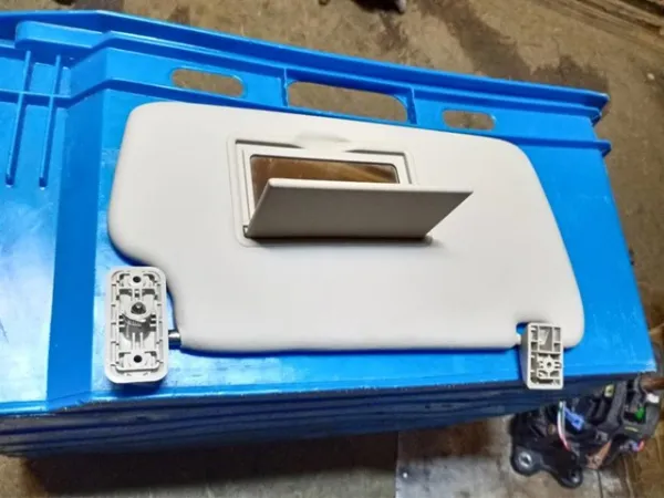  BE8Z5404104BB Ford