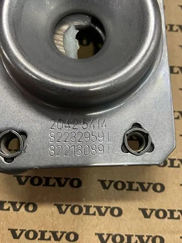 Замок капота 20425414 Volvo