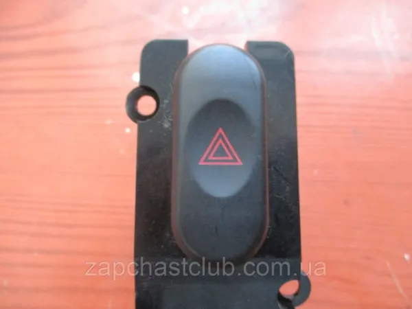 Кнопка аварійки Mitsubishi Pajero SPORT I