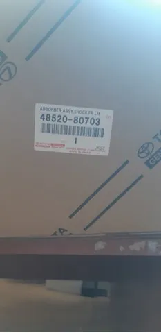 Амортизатора передній лівий 4852080703 Toyota