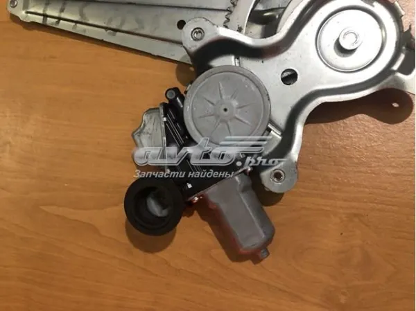 Двигун стеклопод'емника двері задньої, правої 8572075030 Toyota