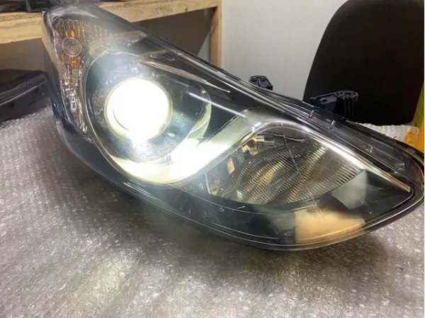 Фара права 92102A6100 Hyundai/Kia