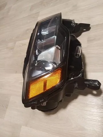Фара права 55079380AI Chrysler