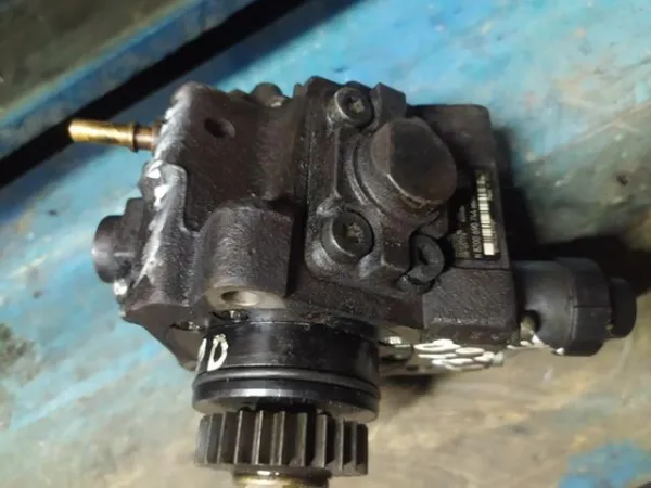 Паливний насос високого тиску 16700EC09A Nissan/Infiniti