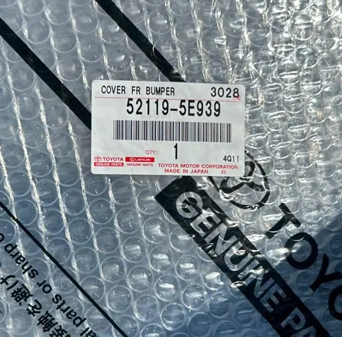 Передній бампер 521195E939 Toyota