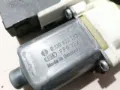 Двигун стеклопод'емника двері задньої, лівої VAG 8P4959801E