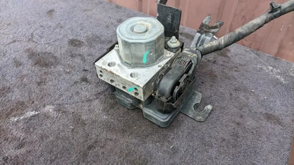 Блок АБС 476602738R Renault (RVI)