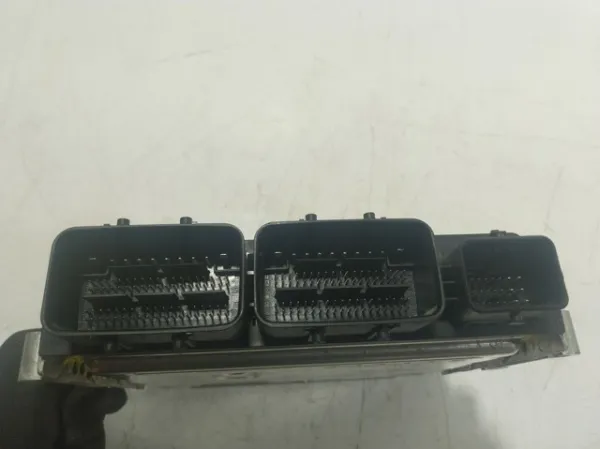 Електронний блок керування двигуном 237106560S Renault (RVI)