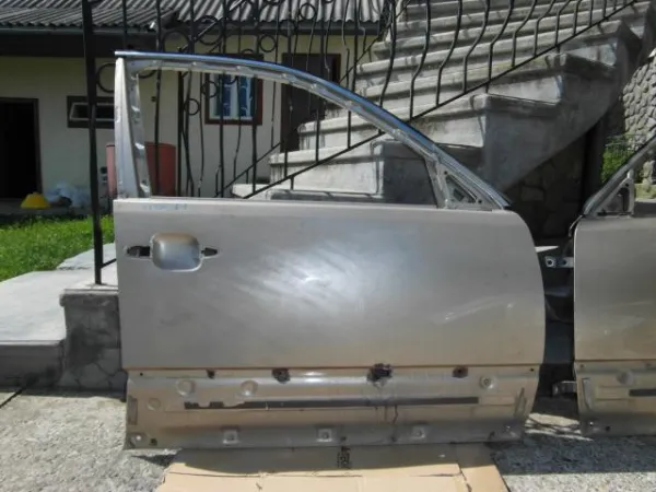 Двері праві передні Lexus LS UCF30