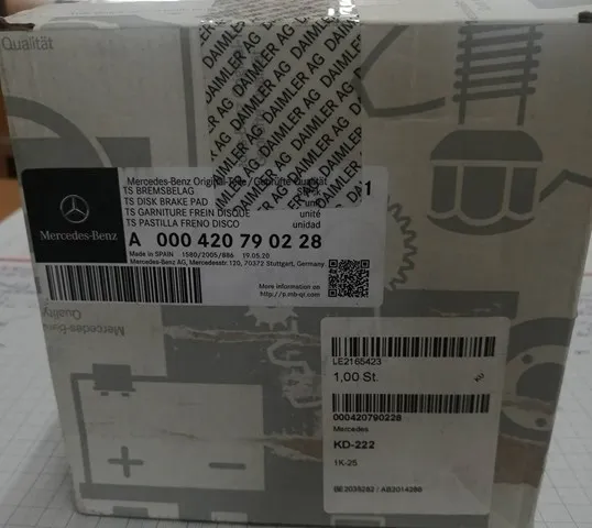 Передні тормозні колодки A000420790228 Mercedes