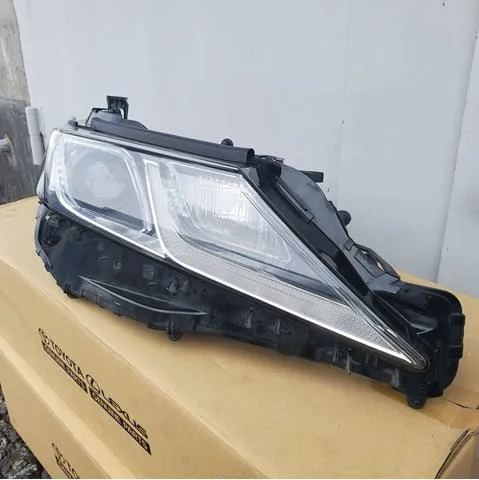 Фара права 8114533D71 Toyota