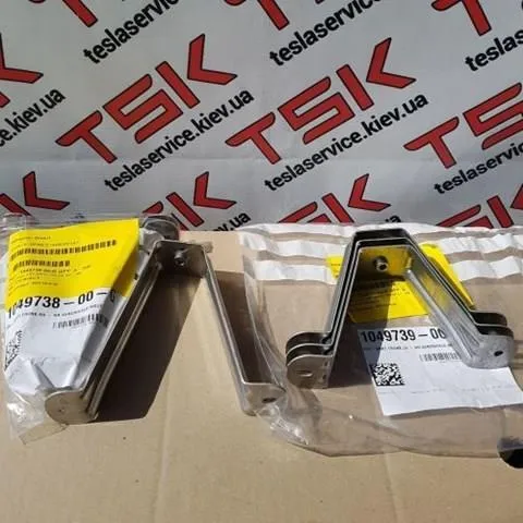  104973800G Tesla