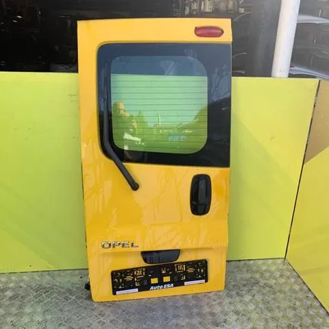 Панель-щока двері задньої лівої 7750311423 Renault (RVI)
