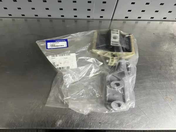 Подушка (опора) двигуна, ліва задня 31480554 Volvo