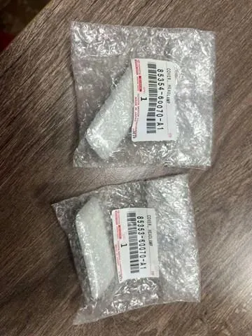 Накладка форсунки омивача фари передньої 8535460070 Toyota