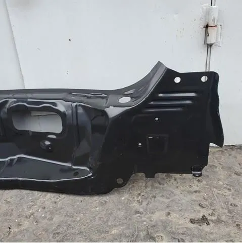 Задня панель багажника на Toyota RAV4 IV A4