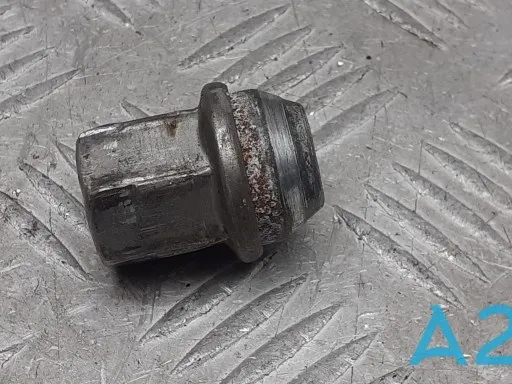 6509422AA Chrysler Гайка колеса