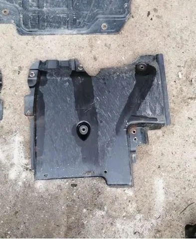 Захист днища, правий LR034395 Land Rover