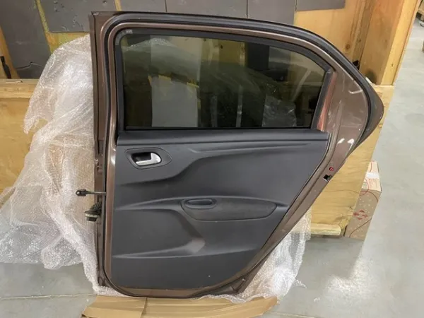 Двері задні, праві 9677406880 Peugeot/Citroen