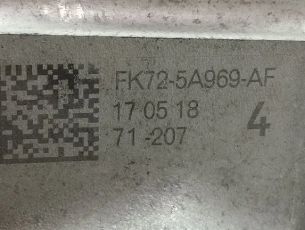 Цапфа - поворотний кулак передній, правий LR077914 Land Rover