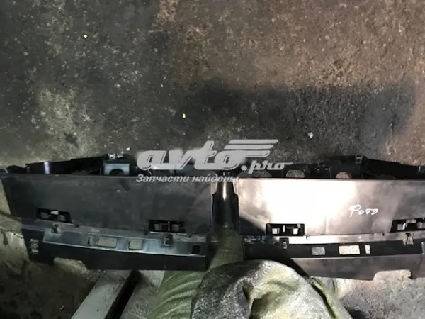 Кронштейн бампера заднього, центральний 7294391 BMW