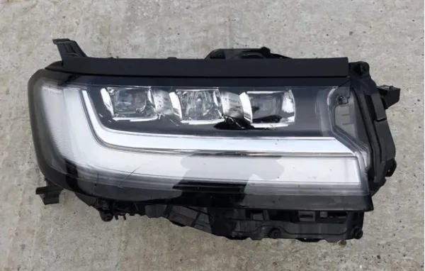Фара права 8114560Q51 Toyota