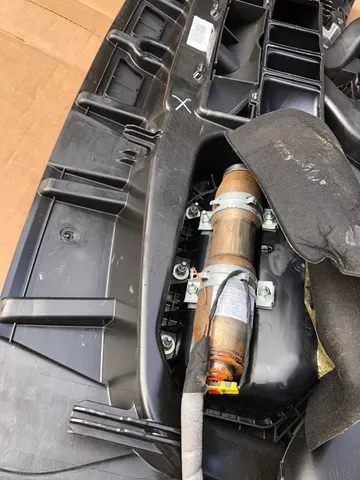 Панель приладів торпеди 13301067 General Motors