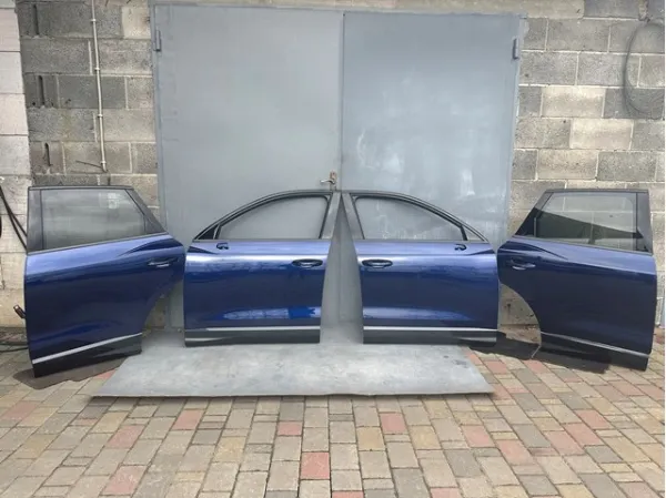 Двері передні ліві Audi Q3 F3B