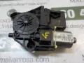 Двигун стеклопод'емника двері задньої, лівої RENAULT 827310004R