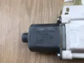 Двигун стеклопод'емника двері задньої, правої MERCEDES 2518200208