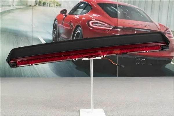  9Y3945097D Porsche