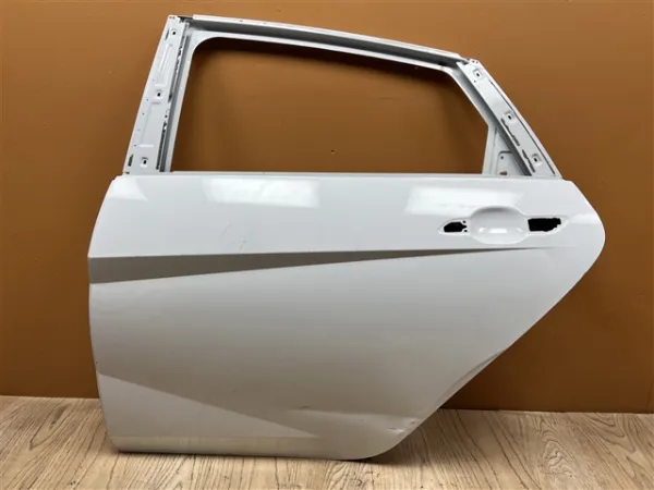 Двері задні, ліві 77003AA000 Hyundai/Kia
