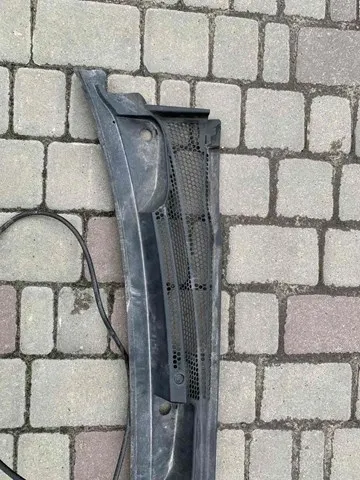 Водостік лобового скла, жабо 9179871 General Motors