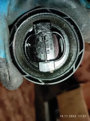 Кришка маслозаливной горловини 11128655331 BMW