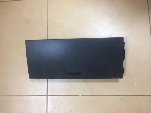 Кришка ящика рукавички (бардачка) A9106806000 Mercedes