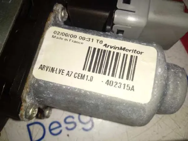 Двигун склопідіймача двері передньої, лівої 402315A Peugeot/Citroen