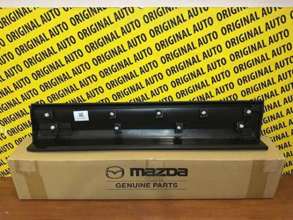 Молдинг задніх правих дверей KB7W51RC0B Mazda
