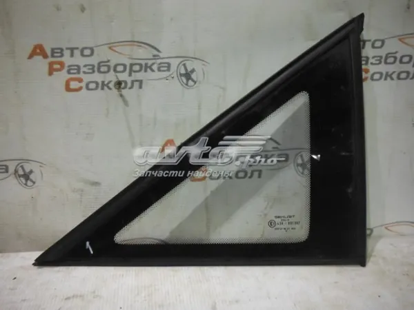 Скло багажного відсіку, праве 90229176 General Motors