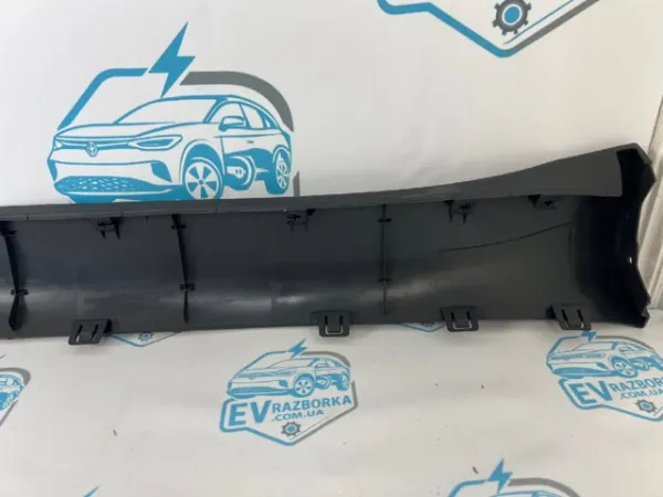 Накладка зовнішня (молдинг) порога, правий 149774400B Tesla
