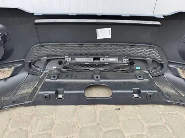 Передній бампер LR079394 Land Rover